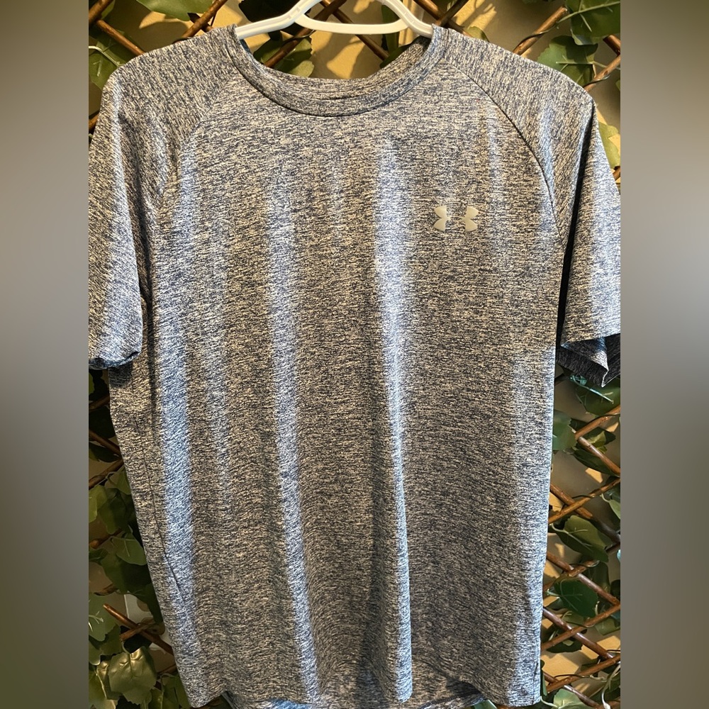 Men’s shirt sleeve tee